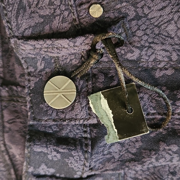 NWT Kim Kardashian Premium Denim Curvy Skinny Jeans Size 8 - Picture 7 of 9